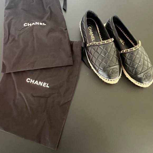 Authentic gently used Chanel Espadrilles with dust bag ( No box) - Picture 3 of 8